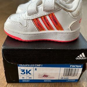 EUC Adidas toddler sneakers size 3k